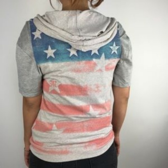 ❄️ NWOT Miss Me Women's Zip Up Vest Hoodie☃️ - Picture 4 of 5